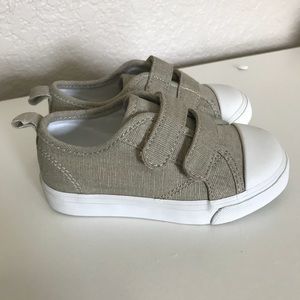 Crazy 8 - Toddler Velcro closure shoes - Size 6